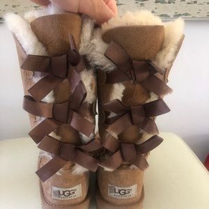 Ugg Bailey bow tall chestnut